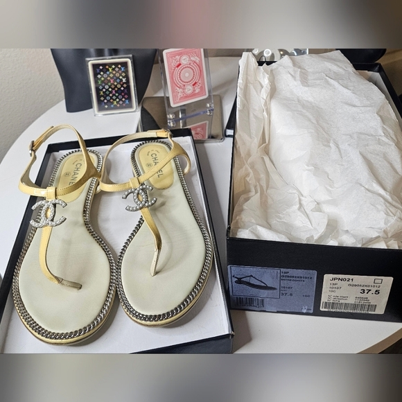 Chanel Beautiful CC Pearl Patent Leather Sandals! - Picture 1 of 16